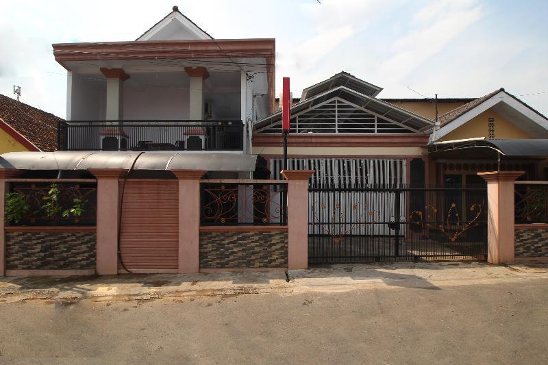 Oyo 2176 Amanah Syariah Residence Bandar Lampung Exterior foto